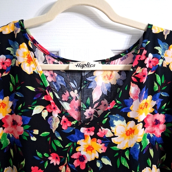 Bright Night Blooms Top Haptics By Designer Holly Harper Ruffle Sleeve Plus Size - Picture 3 of 14